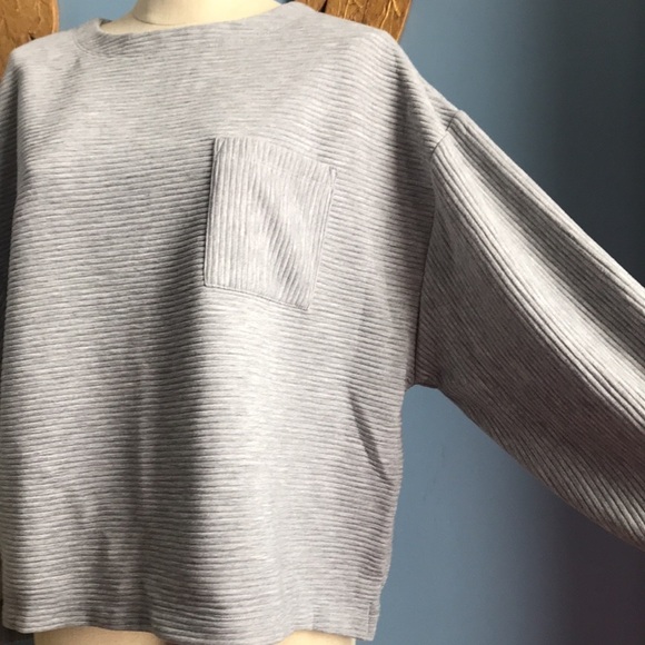 A New Day gray oversized everyday basic slightly cropped top, size S, crew neck - Picture 7 of 9